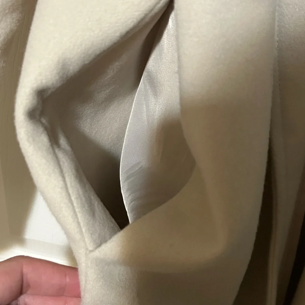 Cream Coat - Picture 4 of 4